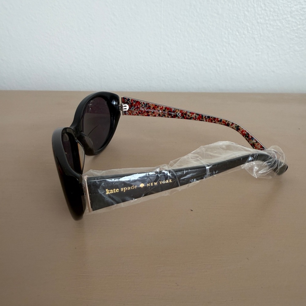 Kate Spade Elegant Black reading  Sunglasses - Picture 2 of 5
